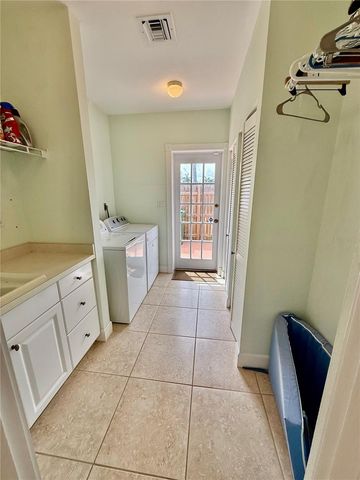 376 W ROYAL FLAMINGO DRIVE, Sarasota, FL 34236