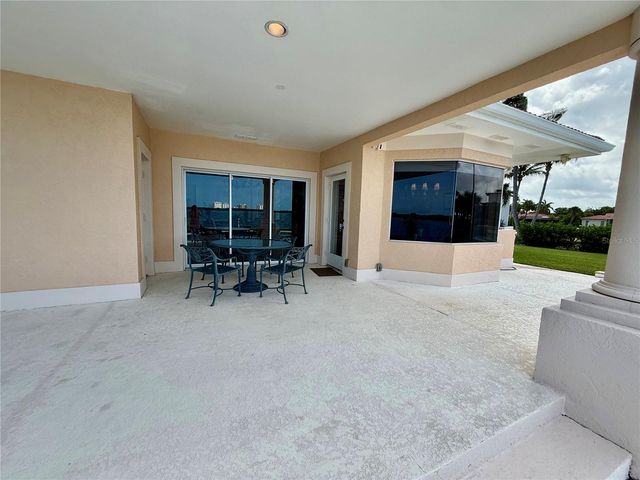 376 W ROYAL FLAMINGO DRIVE, Sarasota, FL 34236