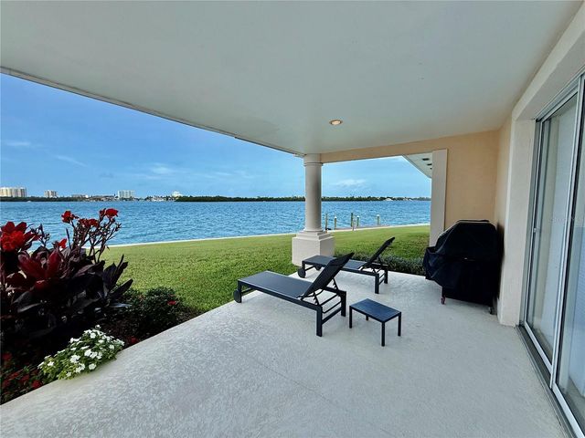 376 W ROYAL FLAMINGO DRIVE, Sarasota, FL 34236