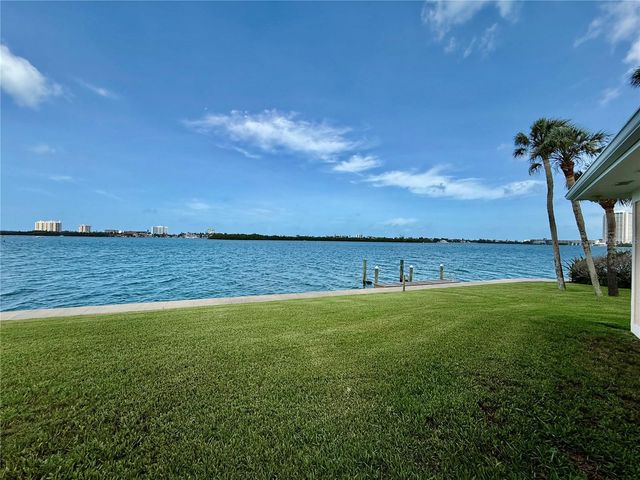 376 W ROYAL FLAMINGO DRIVE, Sarasota, FL 34236