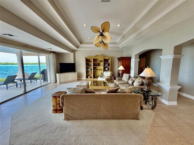 376 W ROYAL FLAMINGO DRIVE, Sarasota, FL 34236