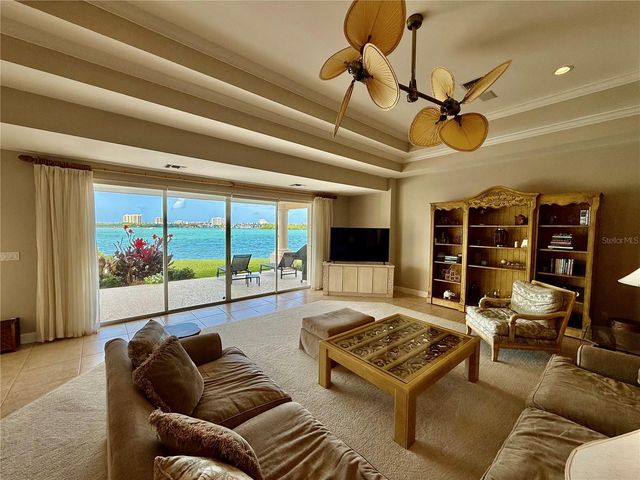 376 W ROYAL FLAMINGO DRIVE, Sarasota, FL 34236