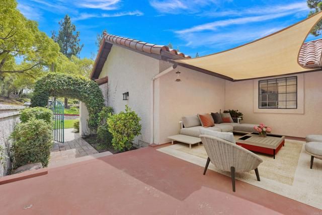 16244 Avenida Venusto A, San Diego, CA 92128