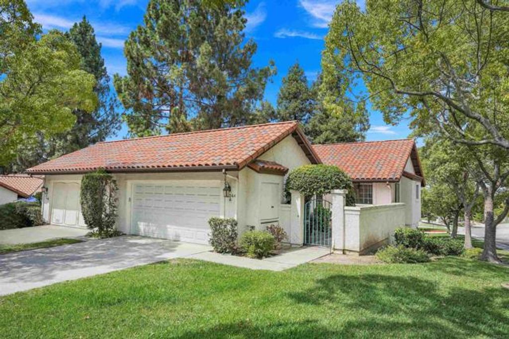 16244 Avenida Venusto A, San Diego, CA 92128