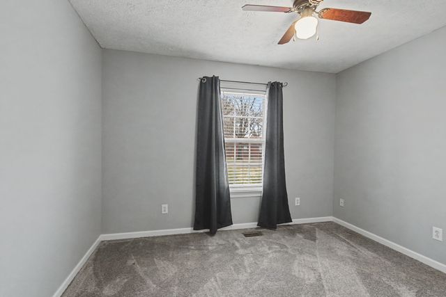 1818 Battleground Dr, Murfreesboro, TN 37129