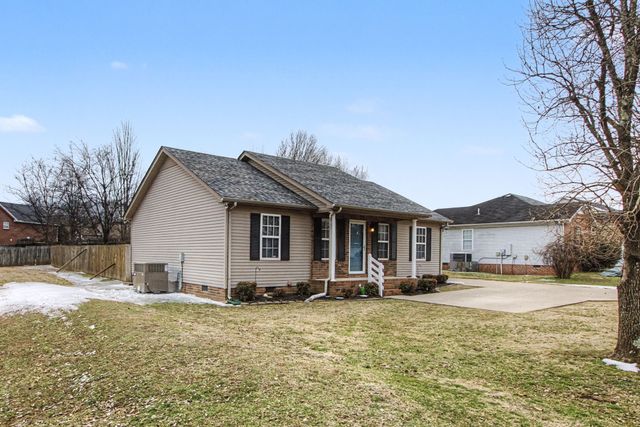 1818 Battleground Dr, Murfreesboro, TN 37129