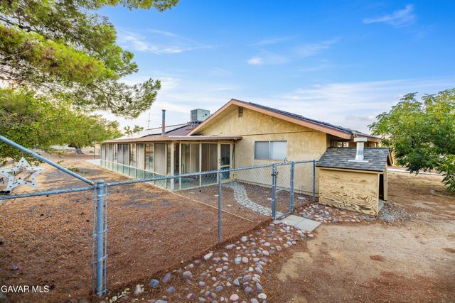 626 Westlake Drive, Palmdale, CA 93551