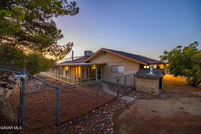 626 Westlake Drive, Palmdale, CA 93551