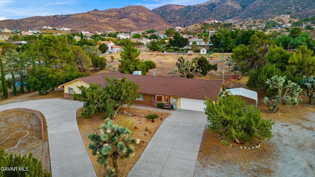 626 Westlake Drive, Palmdale, CA 93551