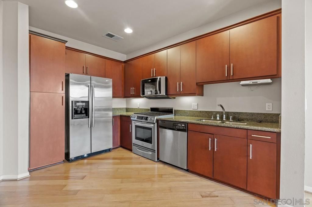 Image 15 of property listing at 3687 4th Avenue 201, San Diego, CA 92103