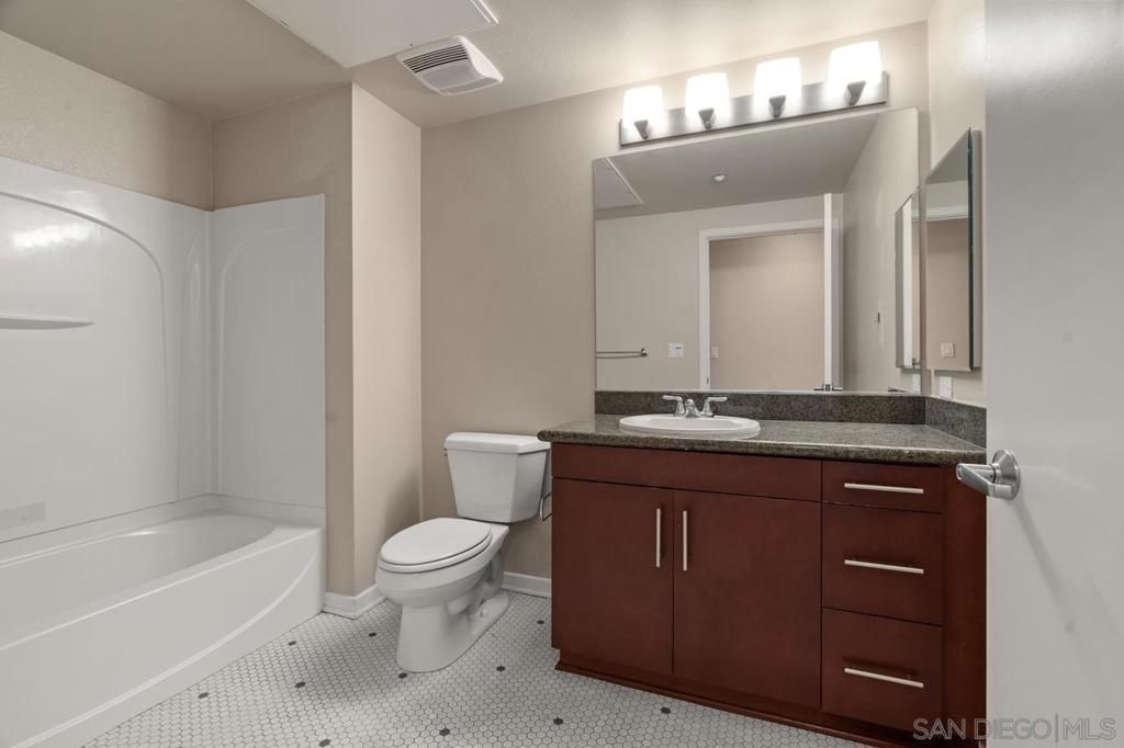 Image 26 of property listing at 3687 4th Avenue 201, San Diego, CA 92103