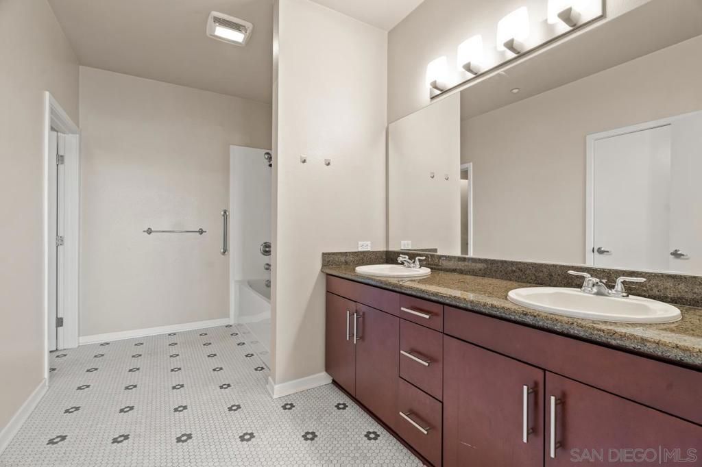 Image 34 of property listing at 3687 4th Avenue 201, San Diego, CA 92103