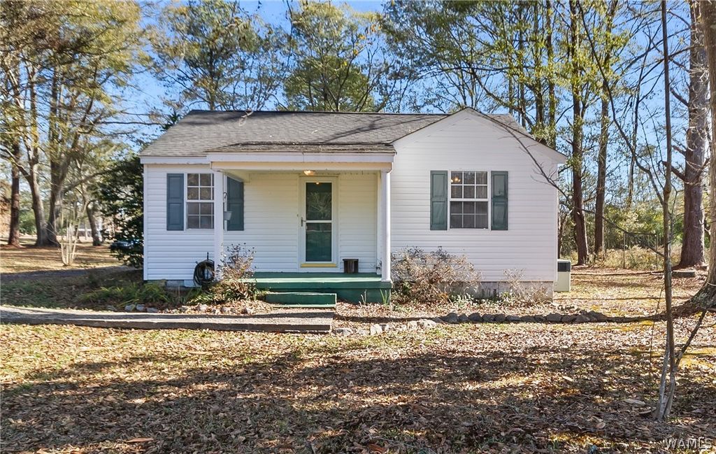 709 1st N, Reform, AL 35481