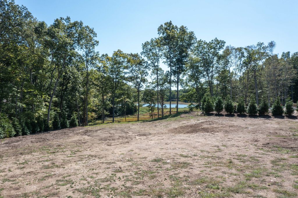 1198 River Road, Groton, CT 06355