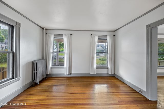 1147 Van Antwerp Road, Niskayuna, NY 12309
