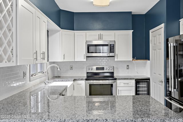 1147 Van Antwerp Road, Niskayuna, NY 12309