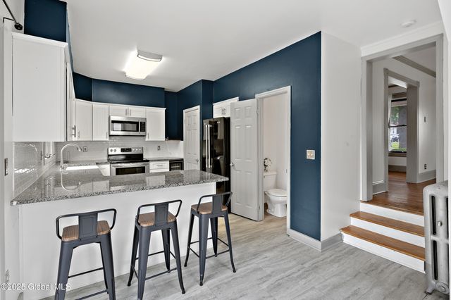 1147 Van Antwerp Road, Niskayuna, NY 12309