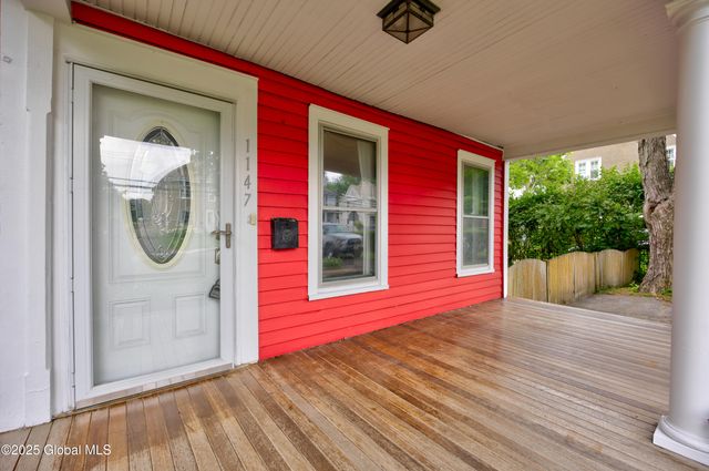 1147 Van Antwerp Road, Niskayuna, NY 12309