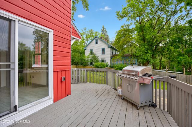 1147 Van Antwerp Road, Niskayuna, NY 12309