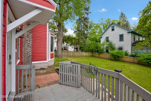 1147 Van Antwerp Road, Niskayuna, NY 12309