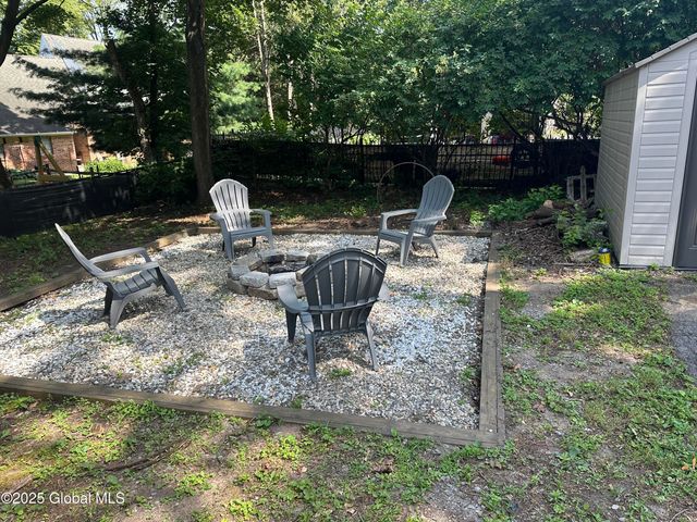 1147 Van Antwerp Road, Niskayuna, NY 12309