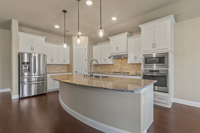 820 Wilmington Lane, Aubrey, TX 76227