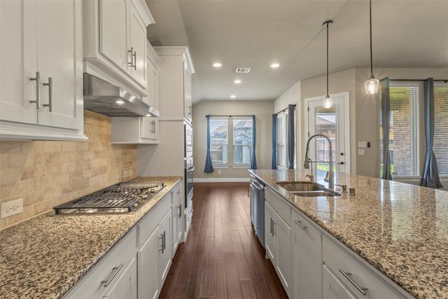 820 Wilmington Lane, Aubrey, TX 76227