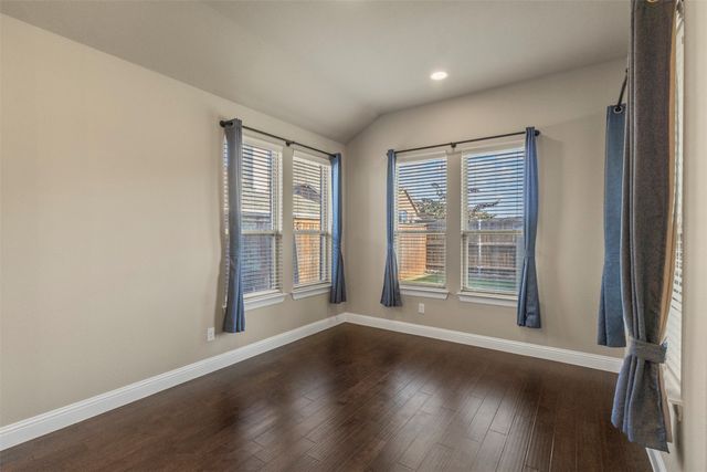 820 Wilmington Lane, Aubrey, TX 76227