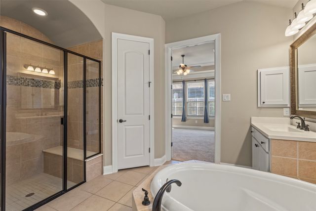 820 Wilmington Lane, Aubrey, TX 76227