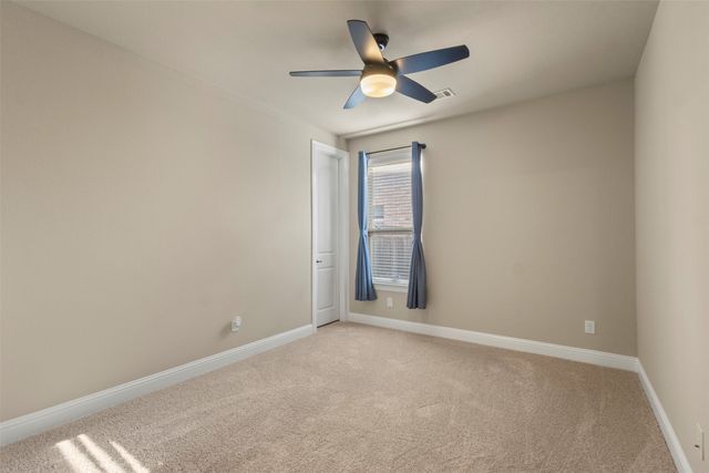 820 Wilmington Lane, Aubrey, TX 76227