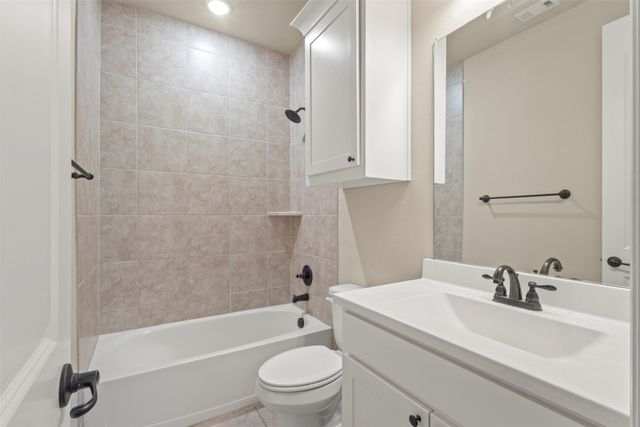 820 Wilmington Lane, Aubrey, TX 76227