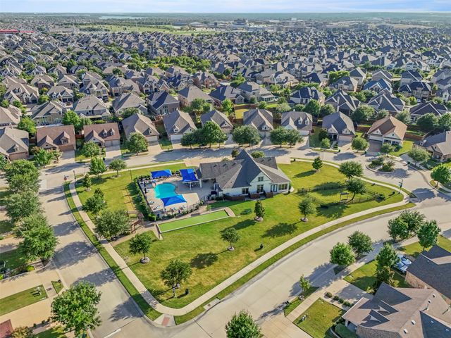 820 Wilmington Lane, Aubrey, TX 76227