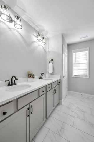 117 Blackthorn Drive, Nicholasville, KY 40356