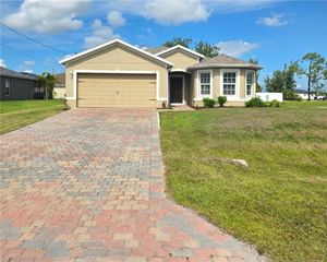 1148 NW 27th CT, Cape Coral, FL 33993