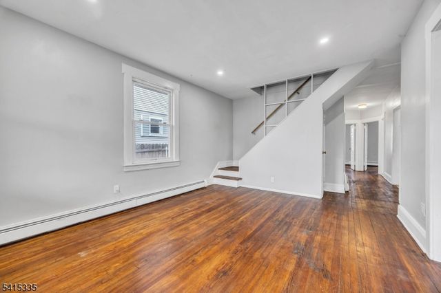 425 Mercer Ave, Roselle Boro, NJ 07203