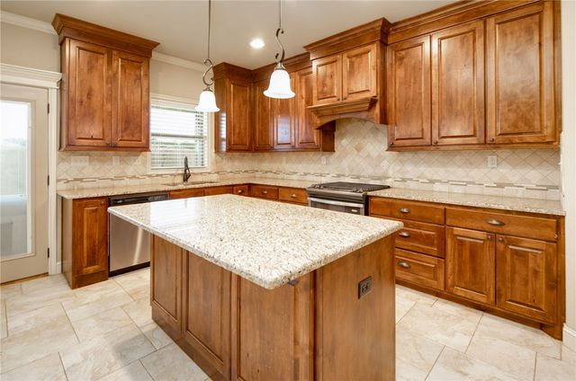 4025 Crestmont Drive, College Station, TX 77845