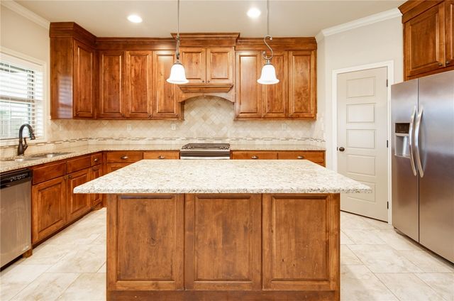 4025 Crestmont Drive, College Station, TX 77845