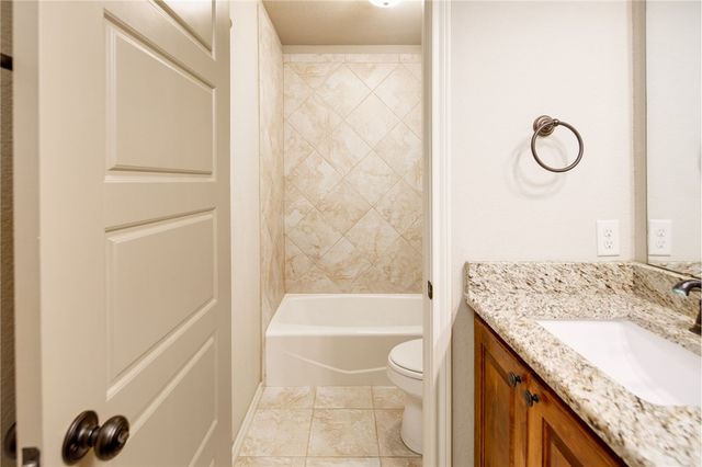 4025 Crestmont Drive, College Station, TX 77845