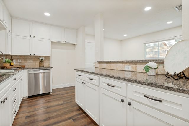 511 Westcliff Drive, Euless, TX 76040