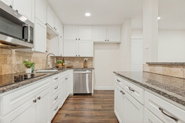 511 Westcliff Drive, Euless, TX 76040