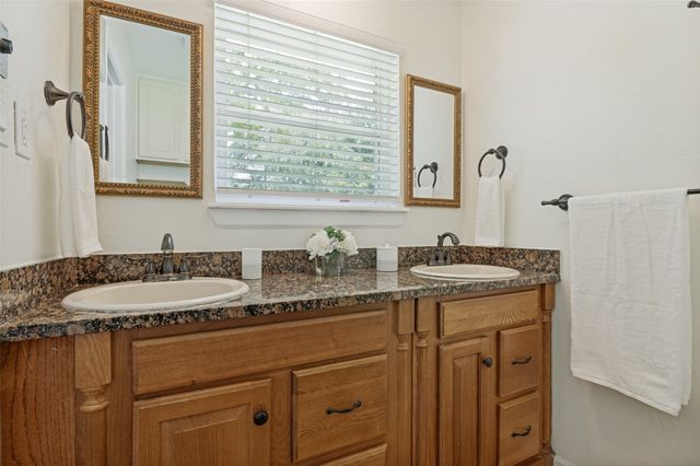 511 Westcliff Drive, Euless, TX 76040