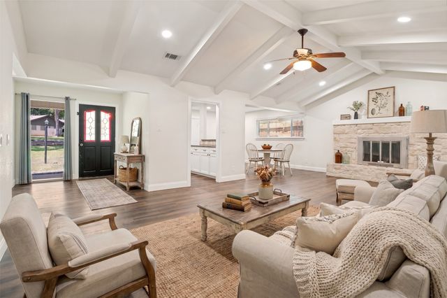 511 Westcliff Drive, Euless, TX 76040