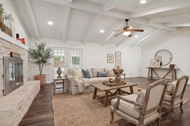511 Westcliff Drive, Euless, TX 76040