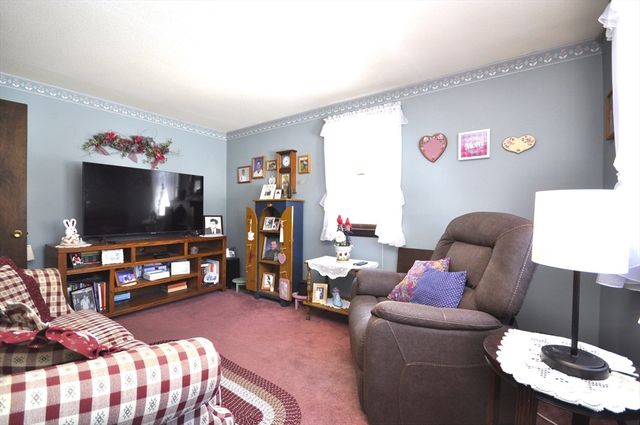 95 Amber Dr, East Bridgewater, MA 02333