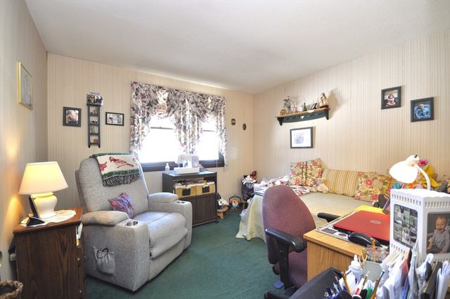 95 Amber Dr, East Bridgewater, MA 02333