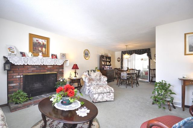 95 Amber Dr, East Bridgewater, MA 02333