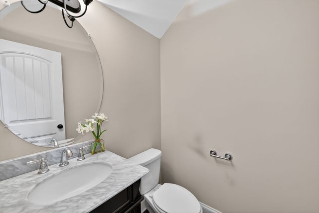 121 Ambassador Pvt Cir, Hendersonville, TN 37075