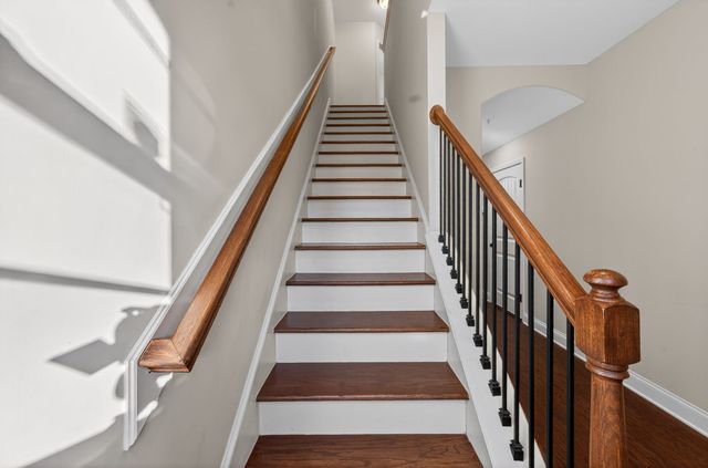 121 Ambassador Pvt Cir, Hendersonville, TN 37075