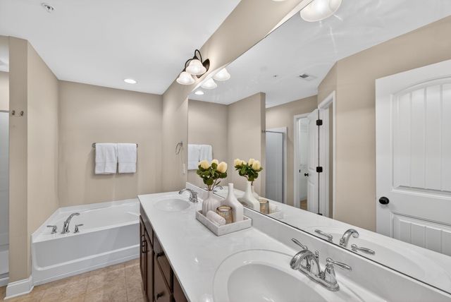 121 Ambassador Pvt Cir, Hendersonville, TN 37075