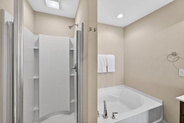 121 Ambassador Pvt Cir, Hendersonville, TN 37075